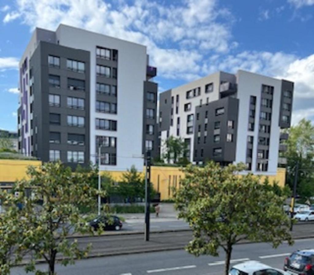 Nantes. 3p. Box Gratuit. 1 à 6 Pers. Linge Fourni * Rezé