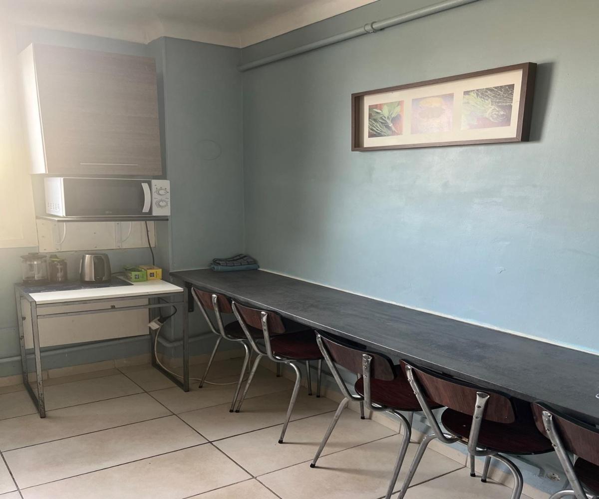 Nantes. 3p. Box Gratuit. 1 à 6 Pers. Linge Fourni * Rezé